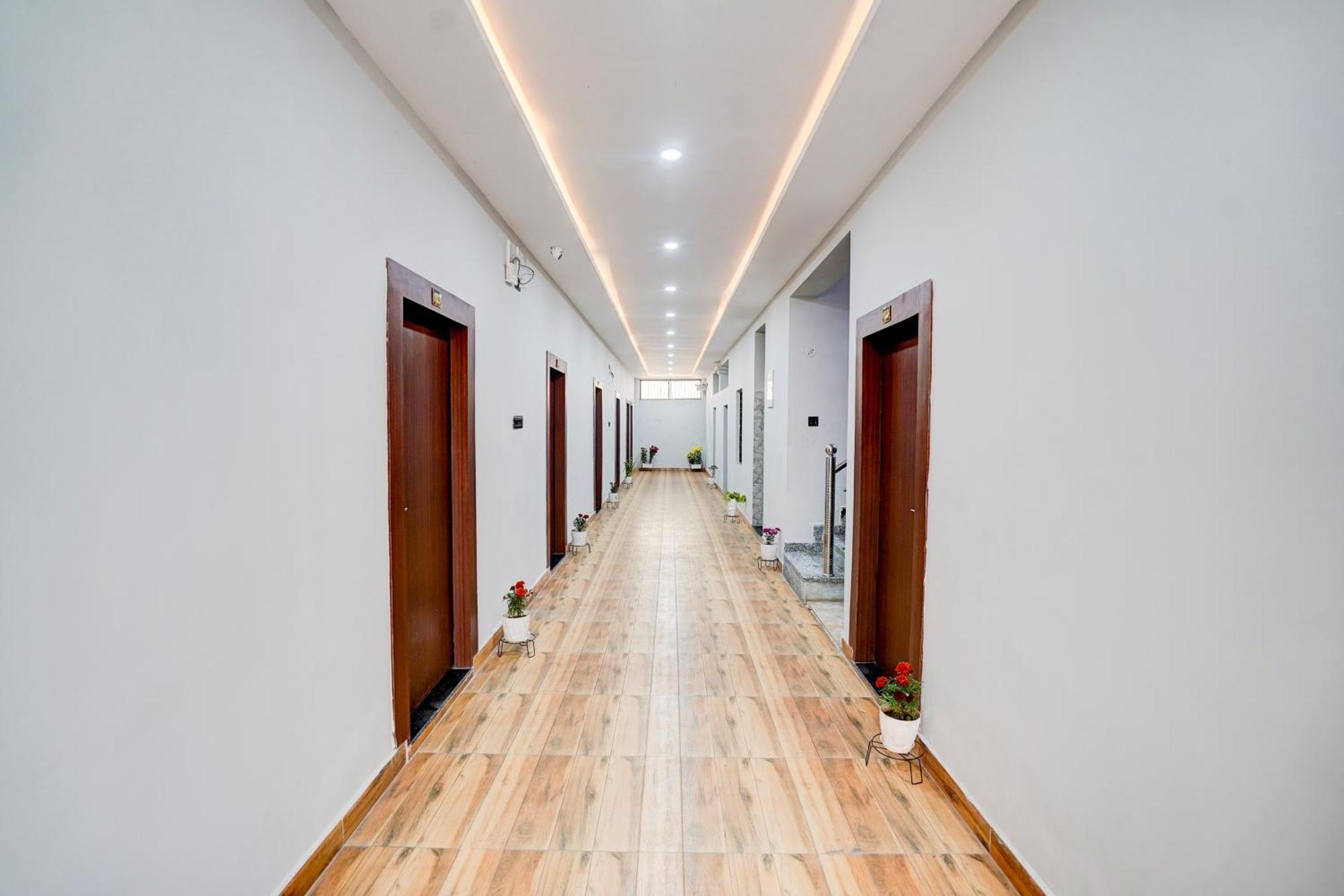 Hotel Vibe Blu- Váránasí Exteriér fotografie